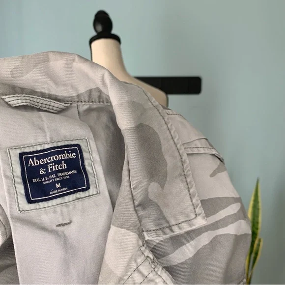 ❗️Sold❗️Abercrombie & Fitch • Camo Field Utility Jacket • Women’s Outerwear - Picture 8 of 12